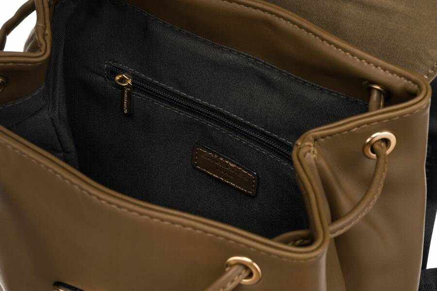 Miejski plecak damski z klapką wykonany ze skóry ekologicznej - David Jones - obrazek 7