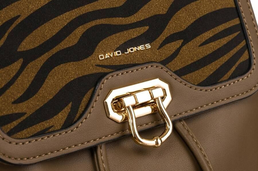 Miejski plecak damski z klapką wykonany ze skóry ekologicznej - David Jones - obrazek 6