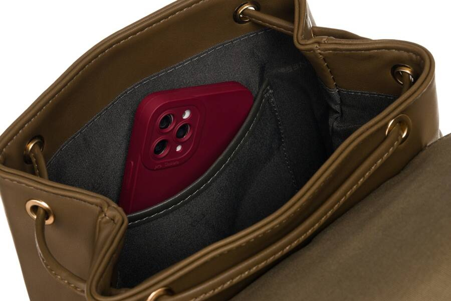 Miejski plecak damski z klapką wykonany ze skóry ekologicznej - David Jones - obrazek 8