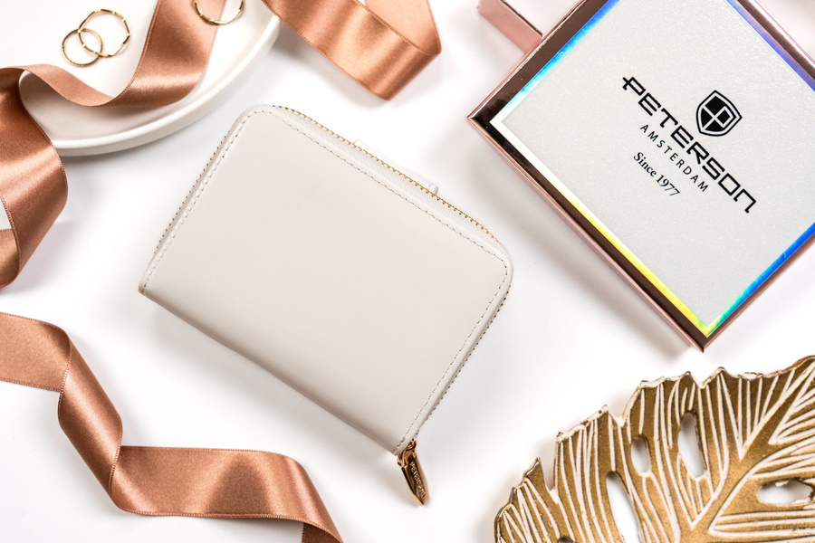 Mały portfel damski ze skóry ekologicznej na zatrzask i suwak - Peterson - obrazek 5