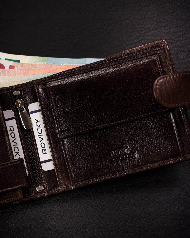 Duży portfel męski ze skóry naturalnej zapinany na zatrzask - Rovicky - obrazek 9
