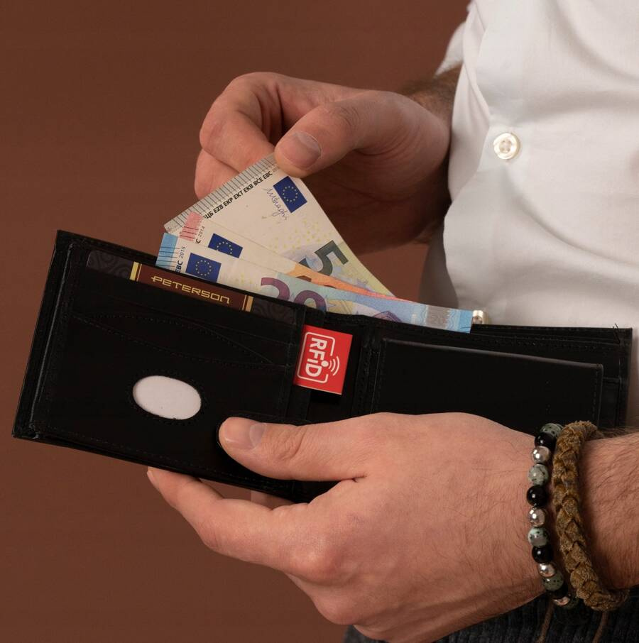 Skórzany, średni portfel męski z systemem RFID - Peterson - obrazek 12
