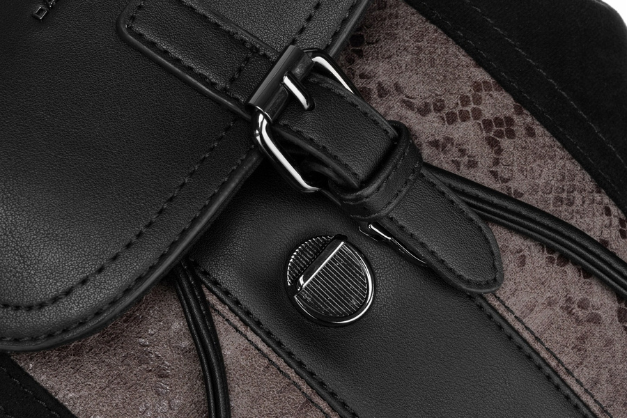 Plecak damski ze skóry ekologicznej z klapką - David Jones - obrazek 4