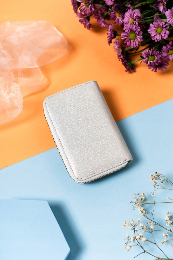 Skórzany, elegancki portfel damski na zatrzask i suwak - Lorenti - obrazek 4