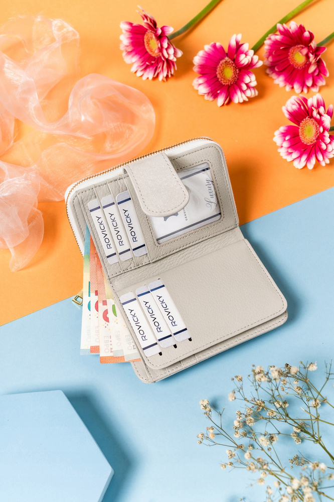 Skórzany, elegancki portfel damski na zatrzask i suwak - Lorenti - obrazek 5