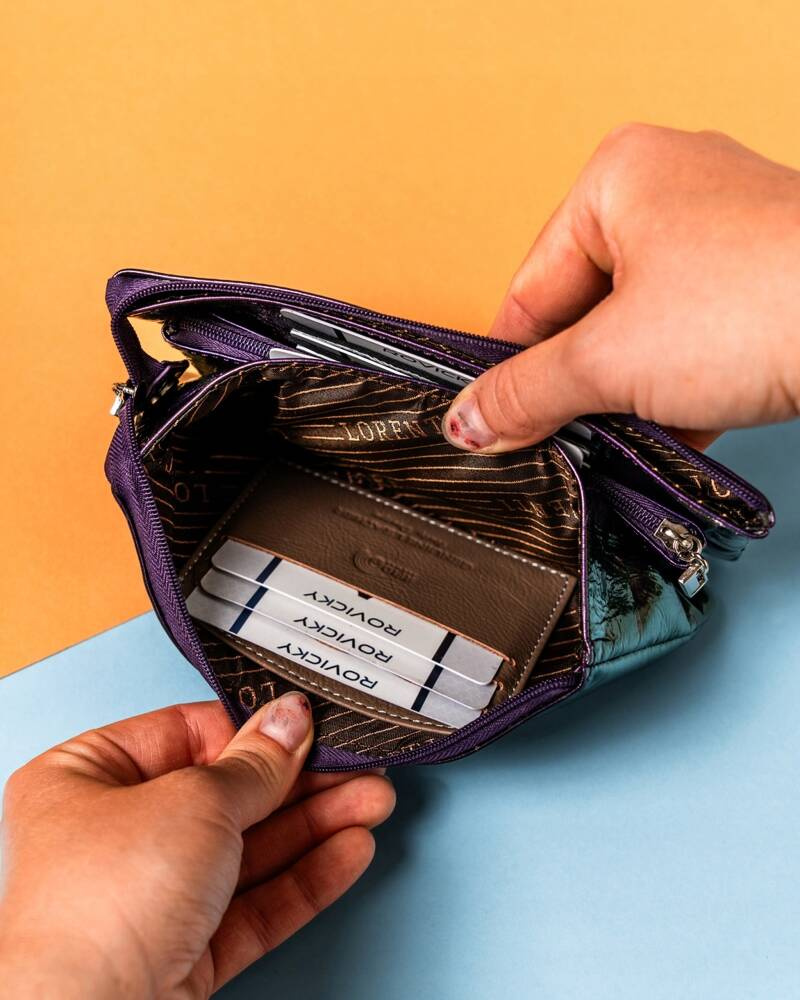 Duży portfel damski na zamek z breloczkiem w zestawie - Lorenti - obrazek 7