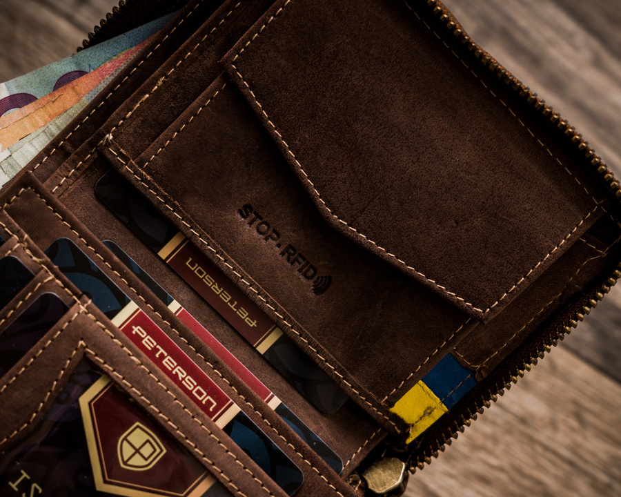 Skórzany portfel męski z godłem i barwami Ukrainy - Peterson - obrazek 10