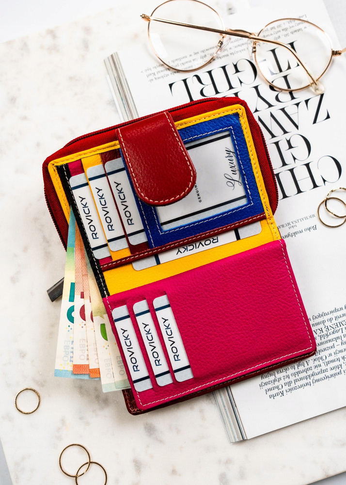 Stylowy, skórzany portfel damski na zatrzask i suwak - Rovicky - obrazek 5