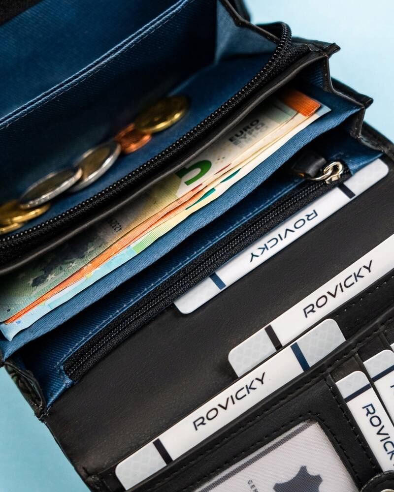 Damski portfel na zatrzask wykonany ze skóry naturalnej - Rovicky - obrazek 13