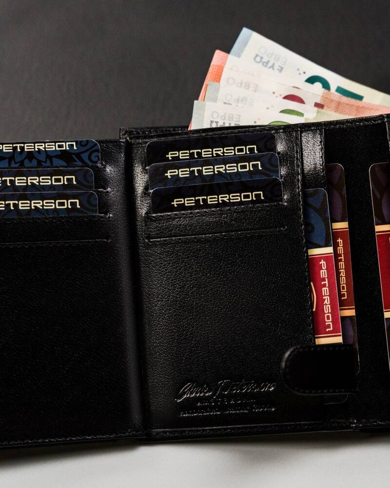 Duży portfel męski bez zapięcia wykonany ze skóry naturalnej - Peterson - obrazek 10