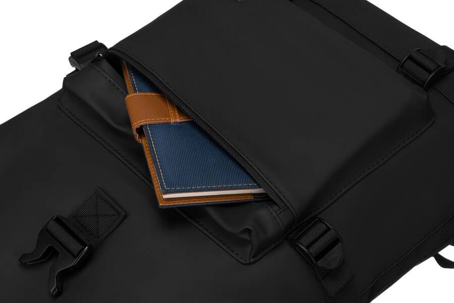 Duży plecak miejski z wodoodpornego materiału w czarnym kolorze - Peterson - obrazek 12