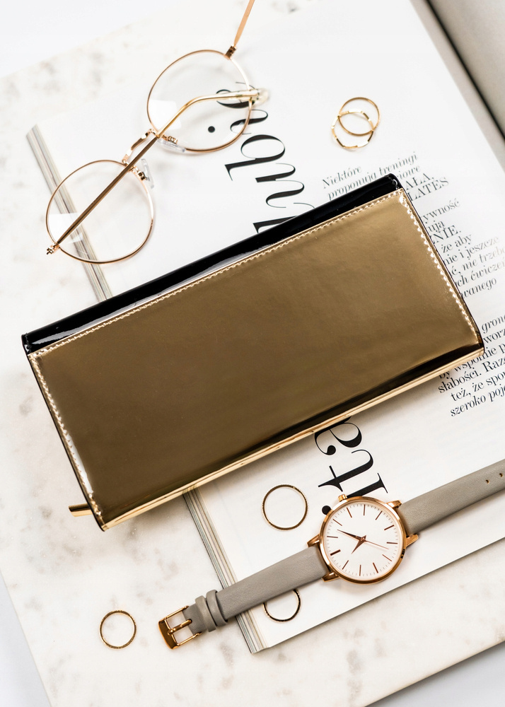 Duży, czarno-złoty portfel damski ze skóry naturalnej zamykany na zatrzask - Peterson - obrazek 4