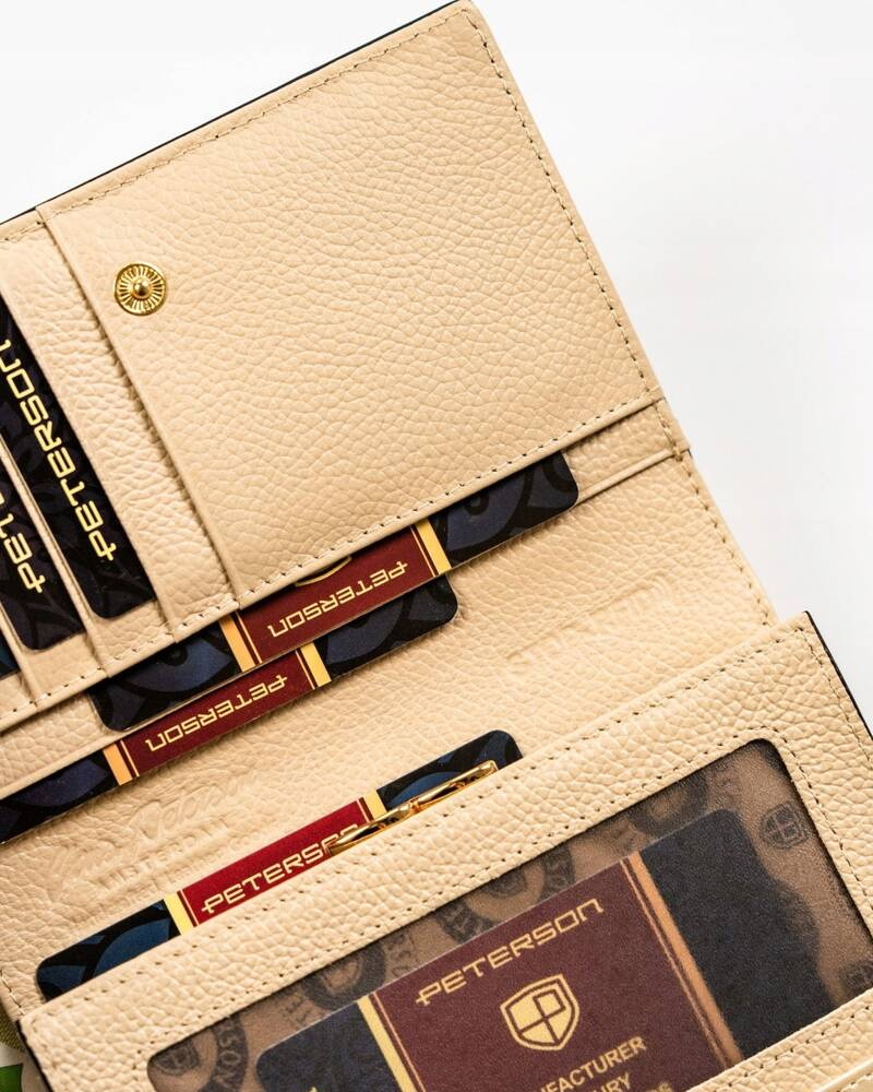 Portfel damski średnich rozmiarów w kolorze beżowym mieszczący dowód rejestracyjny - Peterson - obrazek 7