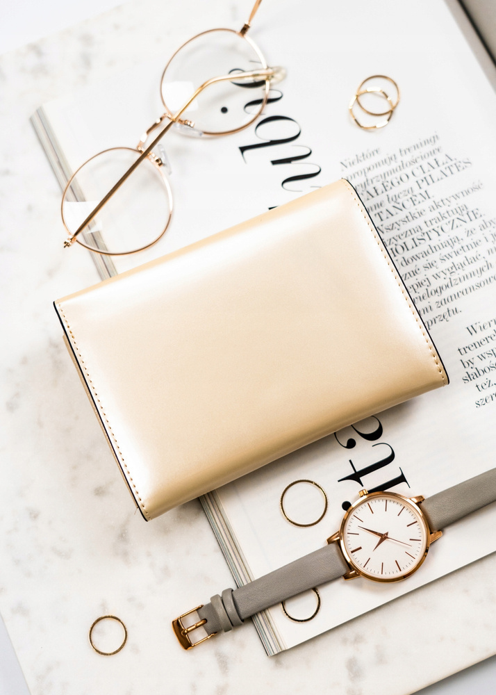 Portfel damski średnich rozmiarów w kolorze beżowym mieszczący dowód rejestracyjny - Peterson - obrazek 4