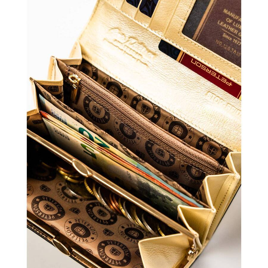Klasyczny portfel damski ze skóry naturalnej w czarno-złotym kolorze zapakowany w markowe pudełko - Peterson - obrazek 10