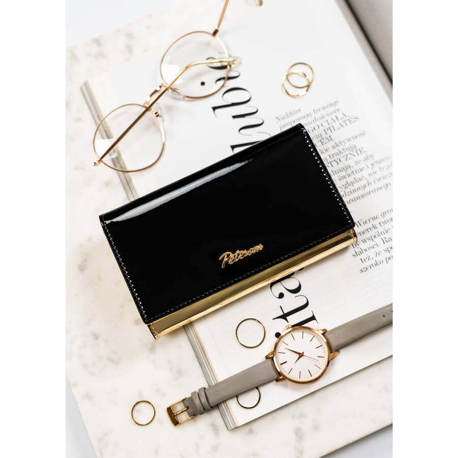 Klasyczny portfel damski ze skóry naturalnej w czarno-złotym kolorze zapakowany w markowe pudełko - Peterson - obrazek 2