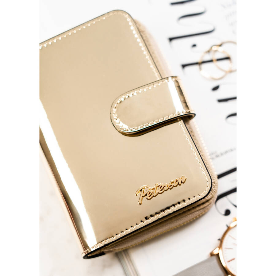 Elegancki, niewielki portfel w kolorze złotym wykonany ze skóry naturalnej - Peterson - obrazek 5