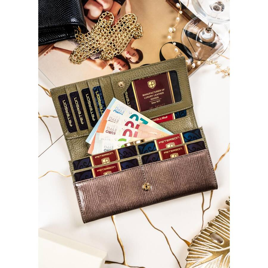 Szary portfel damski z lakierowanej skóry naturalnej na zatrzask - Peterson - obrazek 6