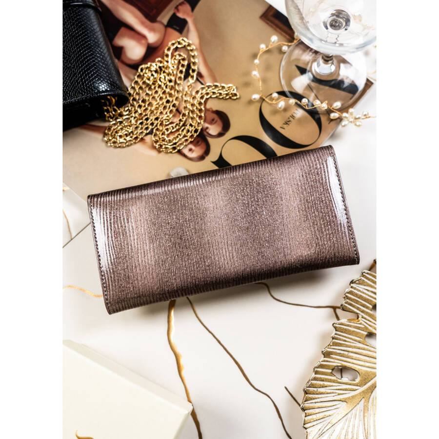 Lakierowany portfel damski w szarym kolorze z kieszenią na suwak - Peterson - obrazek 5