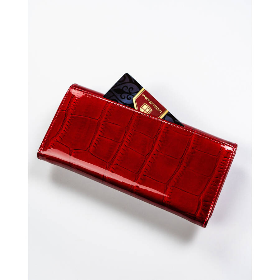 Pojemny, czerwony portfel damski ze zwierzęcym tłoczeniem na klapie - Peterson - obrazek 12