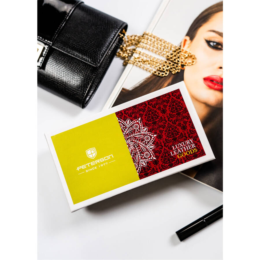 Duży i pojemny czerwony portfel damski z systemem RFID - Peterson - obrazek 6