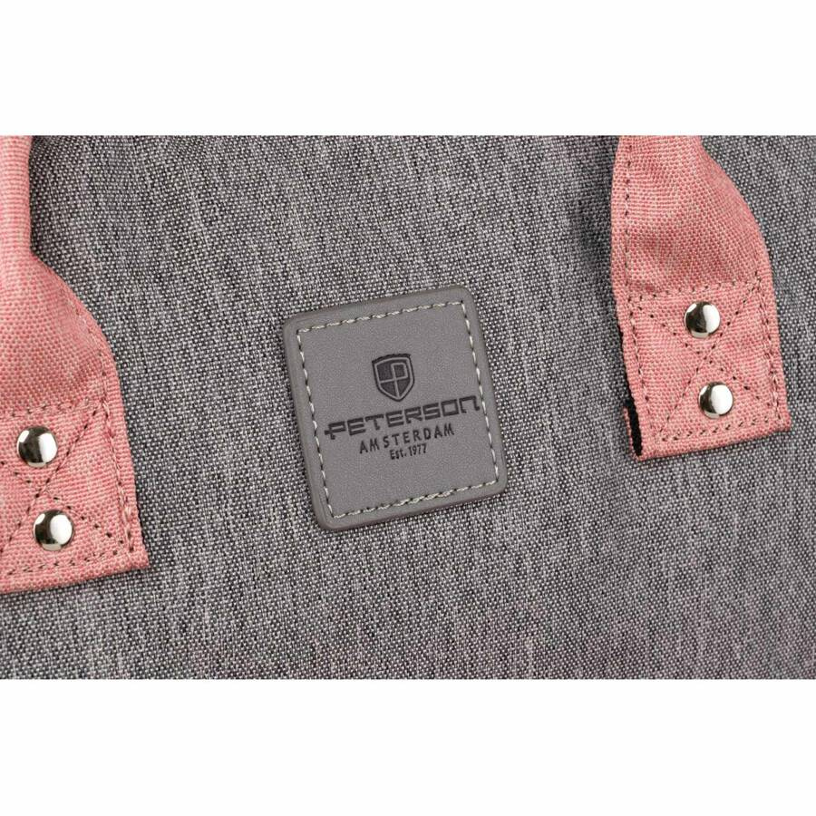 Plecak damski typu mommy bag w szaro-różowym kolorze - Peterson - obrazek 6