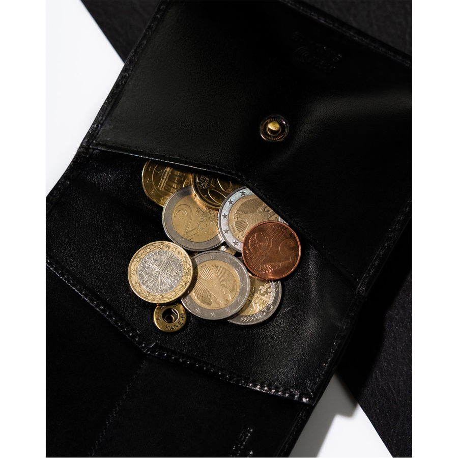 Pionowy, skórzany portfel męski w czarnym kolorze bez zapięcia zewnętrznego - Rovicky - obrazek 10