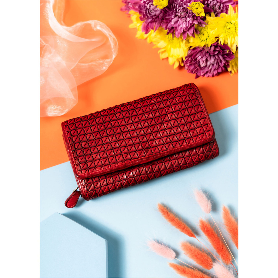 Czerwony portfel damski z tłoczeniem geometrycznym - Rovicky - obrazek 2