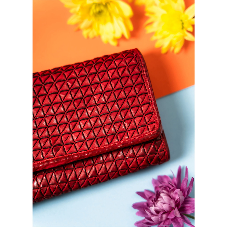 Czerwony portfel damski z tłoczeniem geometrycznym - Rovicky - obrazek 3