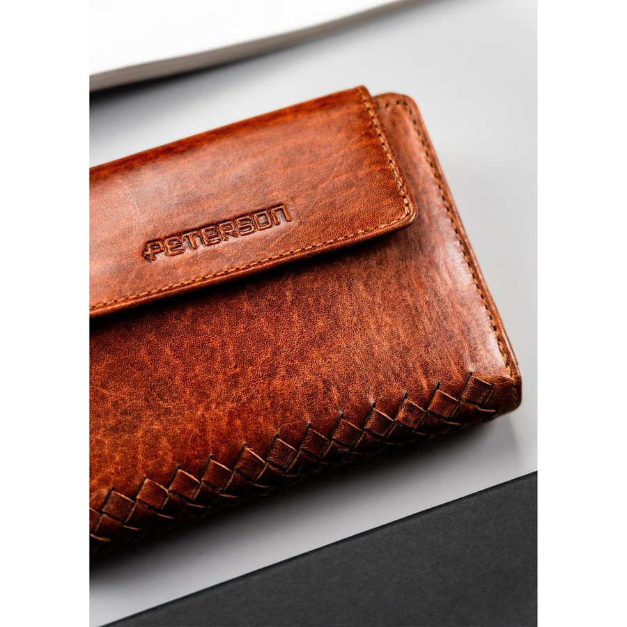 Skórzany portfel damski zamykany na zatrzask RFID - Peterson - obrazek 3