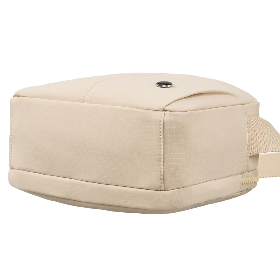 Listonoszka damska w beżowym kolorze zawieszona na regulowanym pasku - Peterson - obrazek 9