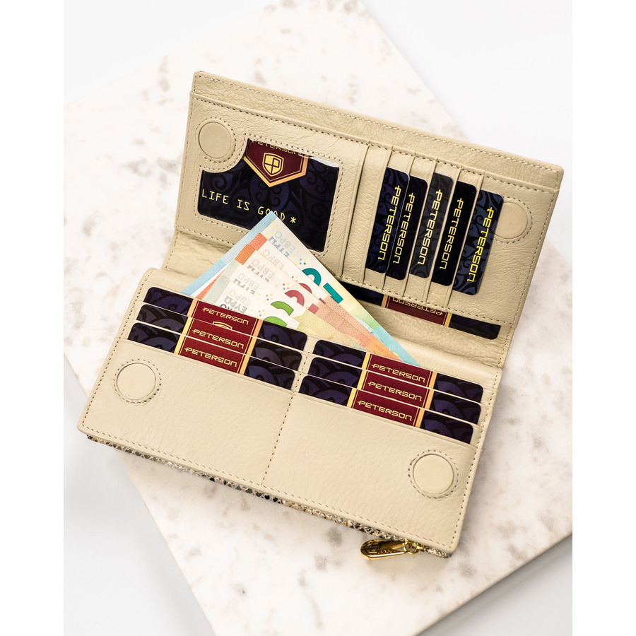 Skórzany portfel damski na magnes z fakturą imitującą skórę węża w beżowym kolorze - Peterson - obrazek 7