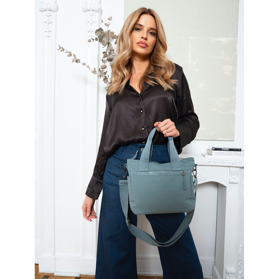 Niebieska, mała shopperka damska z poliestru z kieszeniami zamykanymi na suwak - Peterson - obrazek 6