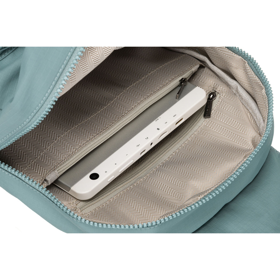 Niebieski plecak damski z poliestru z klapką zamykaną na magnes - Peterson - obrazek 15