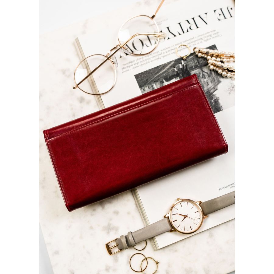 Duży portfel damski ze skóry naturalnej w czerwonym kolorze zamykany klapką na zatrzask - Peterson - obrazek 5
