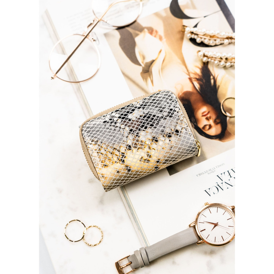 Mały portfel damski wykonany ze skóry naturalnej ze wzorem imitującym skórę węża - Peterson - obrazek 5