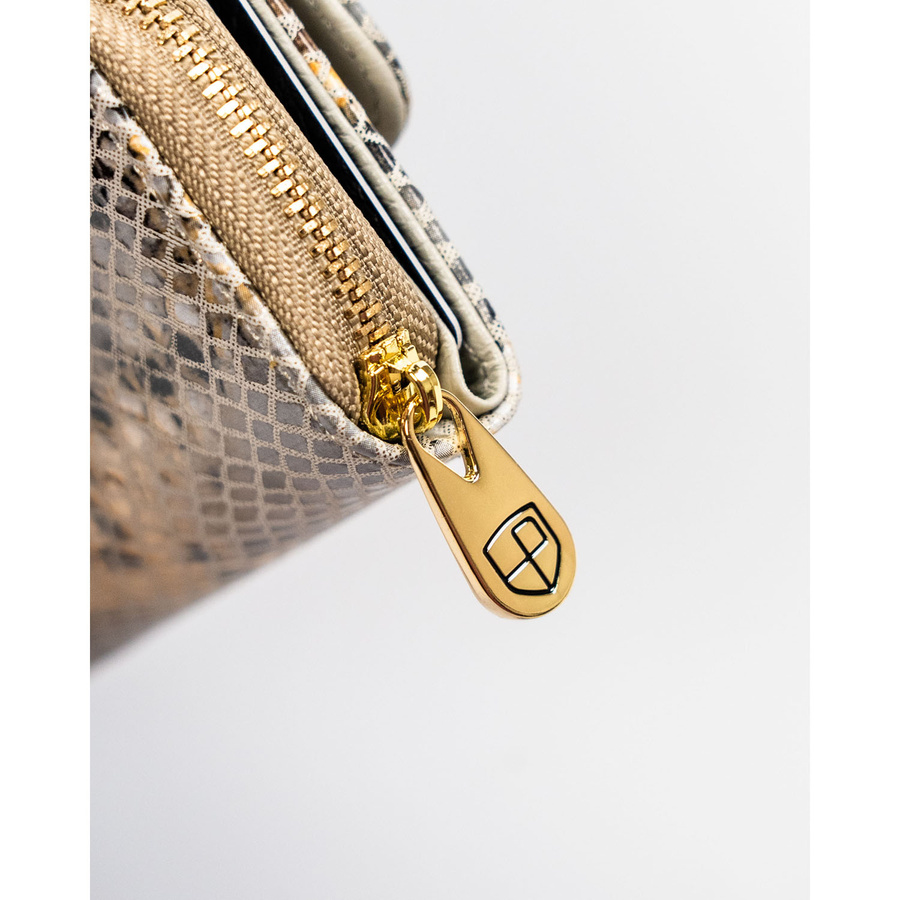 Mały portfel damski wykonany ze skóry naturalnej ze wzorem imitującym skórę węża - Peterson - obrazek 10