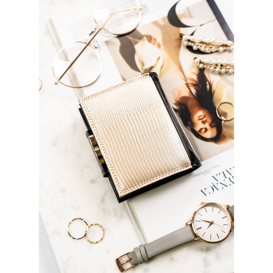 Mały portfel damski wykonany ze skóry naturalnej w czarno-złotym kolorze wyposażony w system RFID - Peterson - obrazek 5