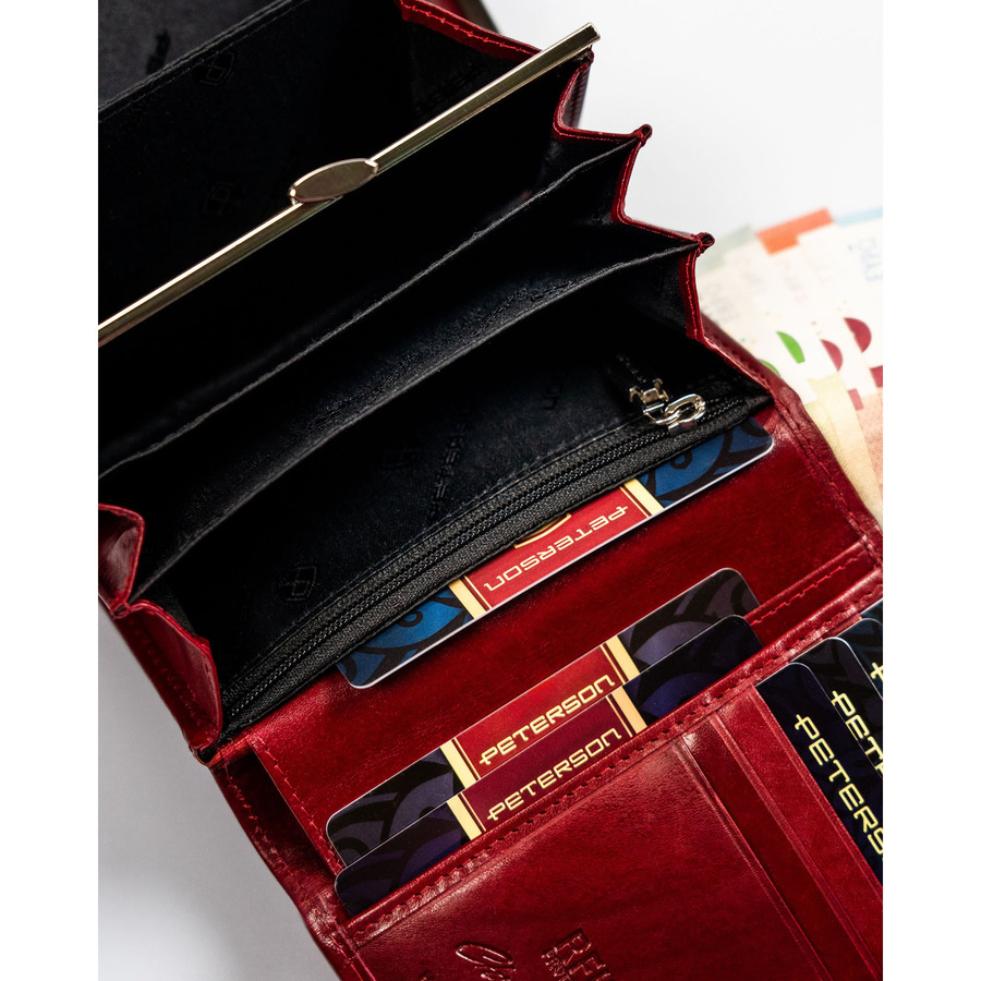 Klasyczny, skórzany portfel damski w czerwonym kolorze zamykany zatrzaskiem i biglem - Peterson - obrazek 11