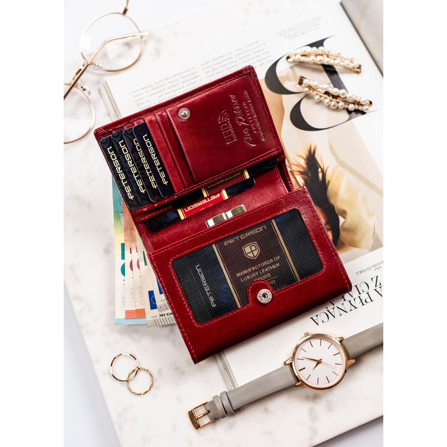 Klasyczny, skórzany portfel damski w czerwonym kolorze zamykany zatrzaskiem i biglem - Peterson - obrazek 6