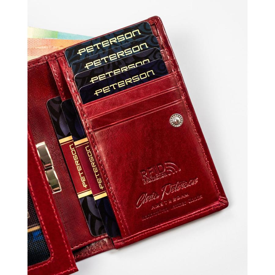 Klasyczny, skórzany portfel damski w czerwonym kolorze zamykany zatrzaskiem i biglem - Peterson - obrazek 8