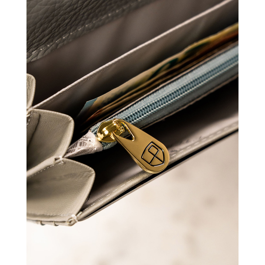 Wielokolorowy, poziomy portfel damski ze skóry naturalnej w kwiatowy wzór - Peterson - obrazek 12