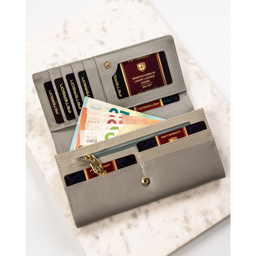 Poziomy portfel damski w kwiatowy wzór z wewnętrzną kieszonką na suwak - Peterson - obrazek 7