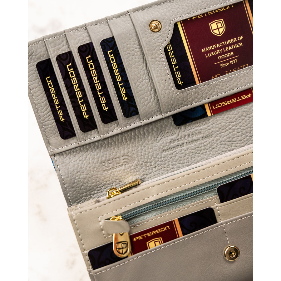 Poziomy portfel damski w kwiatowy wzór z wewnętrzną kieszonką na suwak - Peterson - obrazek 8