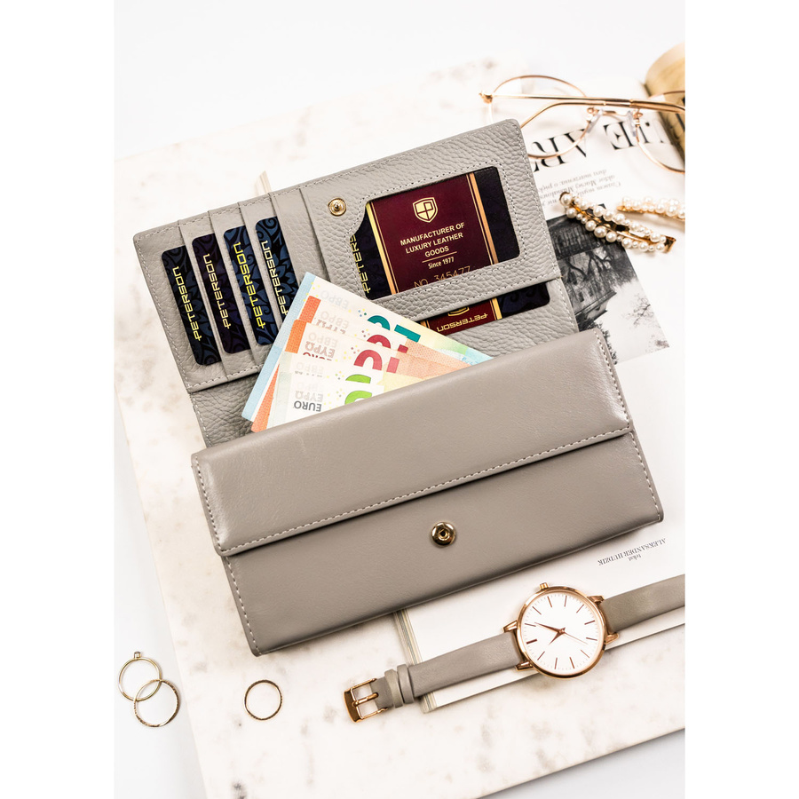 Portfel damski ze skóry naturalnej w kwiatowy wzór wyposażony w system RFID - Peterson - obrazek 6