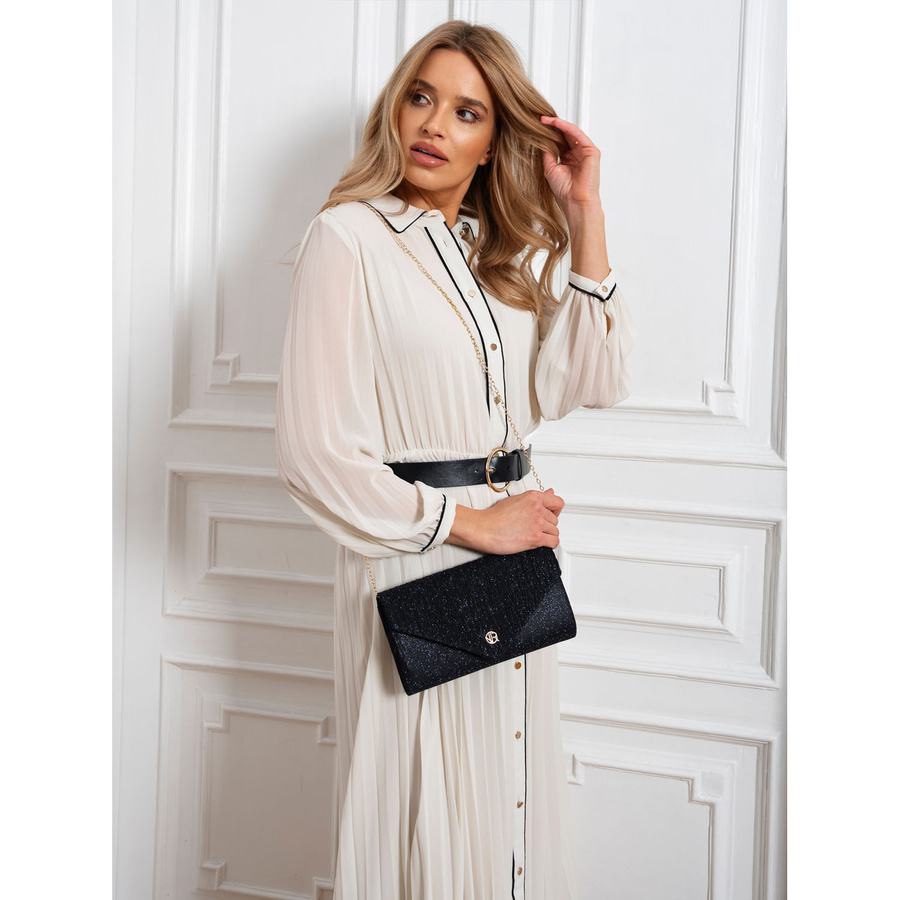 Brokatowa kopertówka damska w granatowym kolorze zawieszona na łańcuszku - Rovicky - obrazek 4