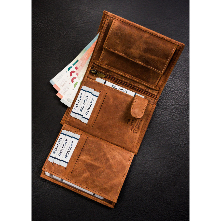 Skórzany portfel męski w kolorze brązowym bez zapięcia z tłoczeniem w kształcie psa - obrazek 8