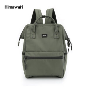 Plecak z wodoodpornego nylonu w zielonym kolorze wyposażony w stabilizujące nóżki na spodzie - Himawari