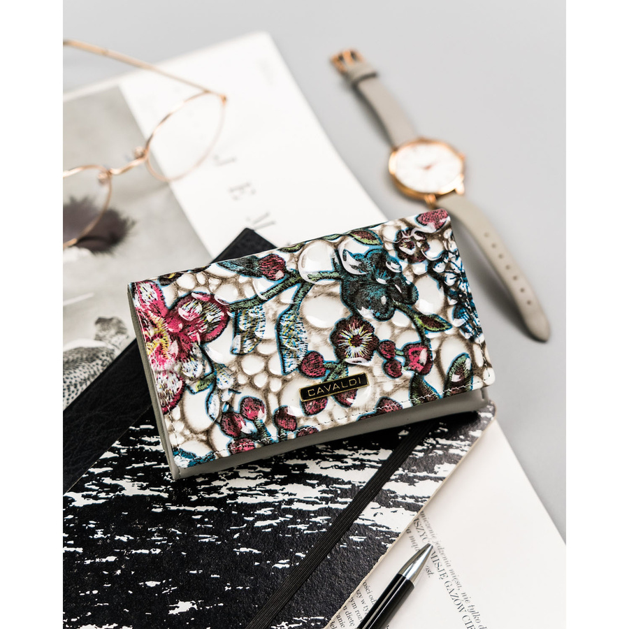 Pojemny portfel damski w kwiaty zamykany na zatrzask - 4U Cavaldi - obrazek 2