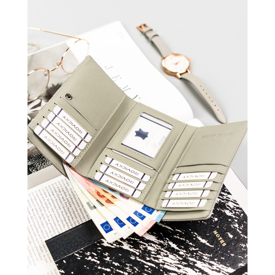 Pojemny portfel damski w kwiaty zamykany na zatrzask - 4U Cavaldi - obrazek 7